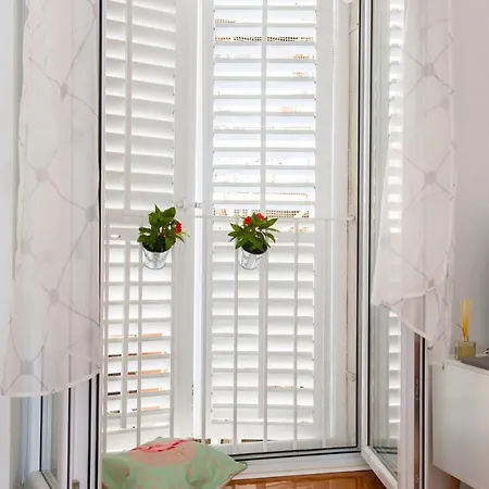 Dumaneo Art - Two Bedroom Split
