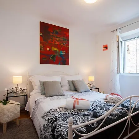 Apartment Dumaneo Art - Two Bedroom *