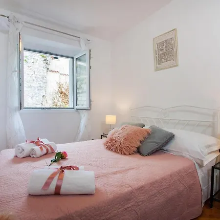 Dumaneo Art - Two Bedroom Apartment