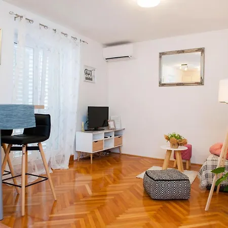 Apartment Dumaneo Art - Two Bedroom