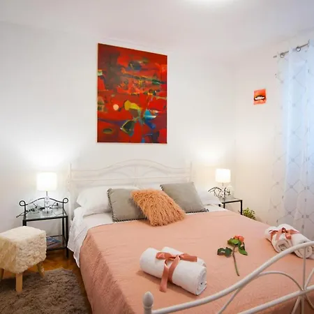 Apartment Dumaneo Art - Two Bedroom Split